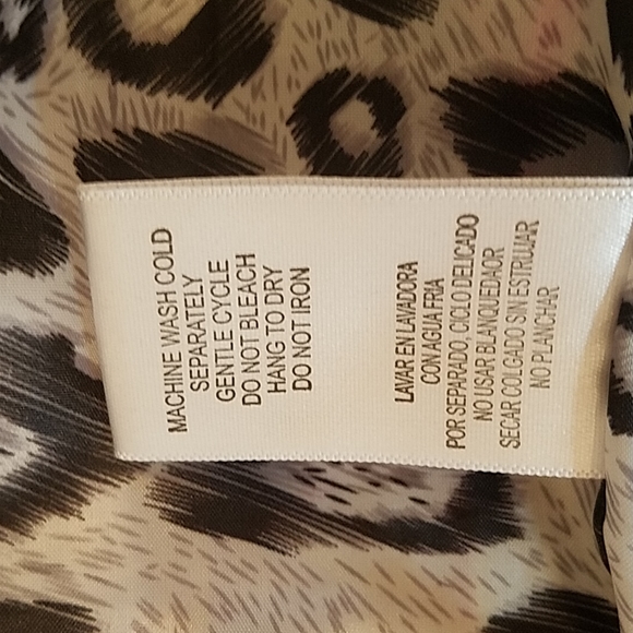 Like New Kut from the Kloth Faux Leather Motorcycle Jacket (Vegan) in Ho… - Picture 11 of 11